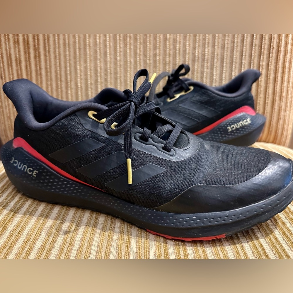 Adidas Men’s Size 7 Bounce Black and Red Primegreen Sneakers
